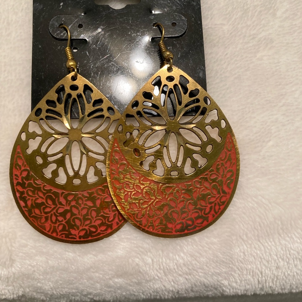 Izaro Teardrop Earrings ~ NWT